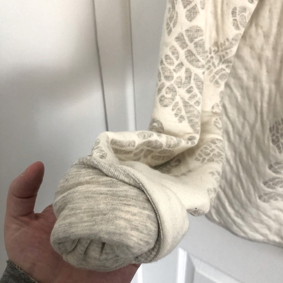 Medium Zara Quilted Sweatshirt - Picture 4 of 6